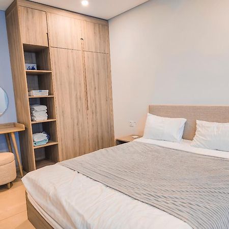 The Song Vung Tau Condotel: Beachfront 5-Star Apartment with Infinity Pool Exterior photo