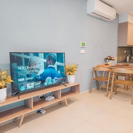 The Song Vung Tau Condotel: Beachfront 5-Star Apartment with Infinity Pool Exterior photo