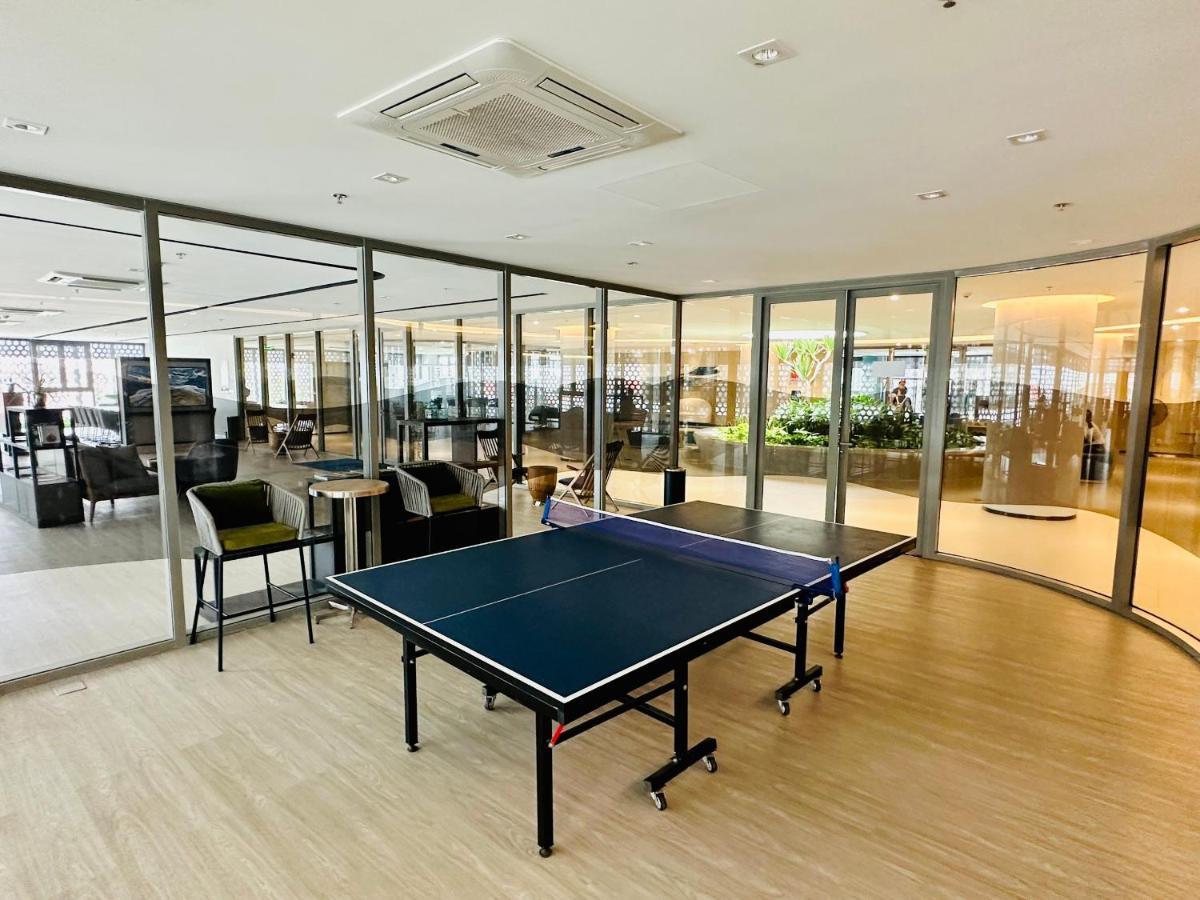 The Song Vung Tau Condotel: Beachfront 5-Star Apartment with Infinity Pool Exterior photo