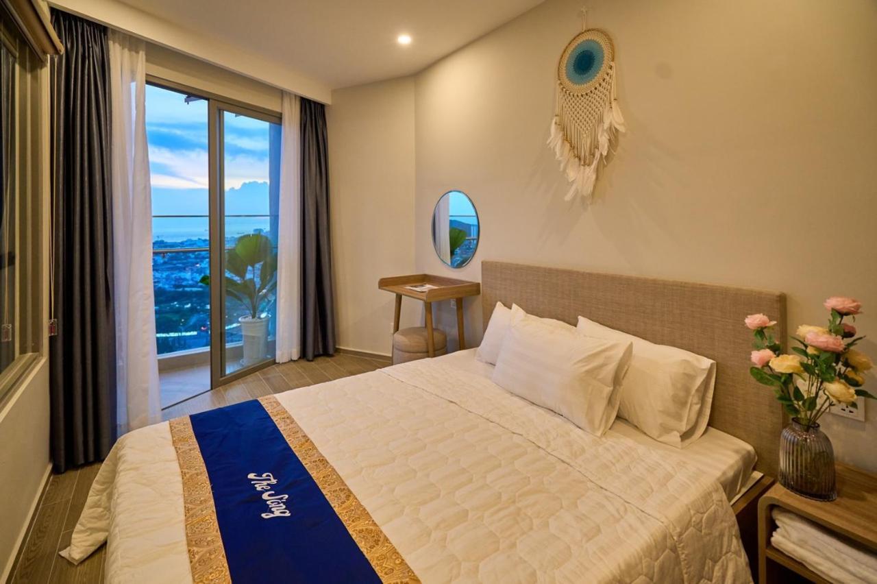 The Song Vung Tau Condotel: Beachfront 5-Star Apartment with Infinity Pool Exterior photo