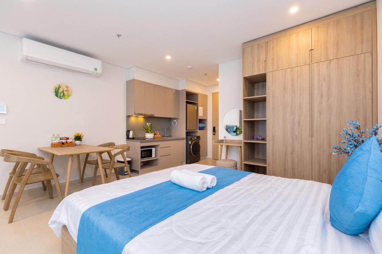 The Song Vung Tau Condotel: Beachfront 5-Star Apartment with Infinity Pool Exterior photo