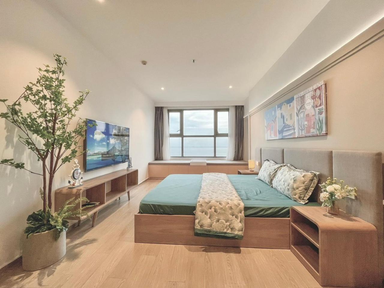 The Song Vung Tau Condotel: Beachfront 5-Star Apartment with Infinity Pool Exterior photo