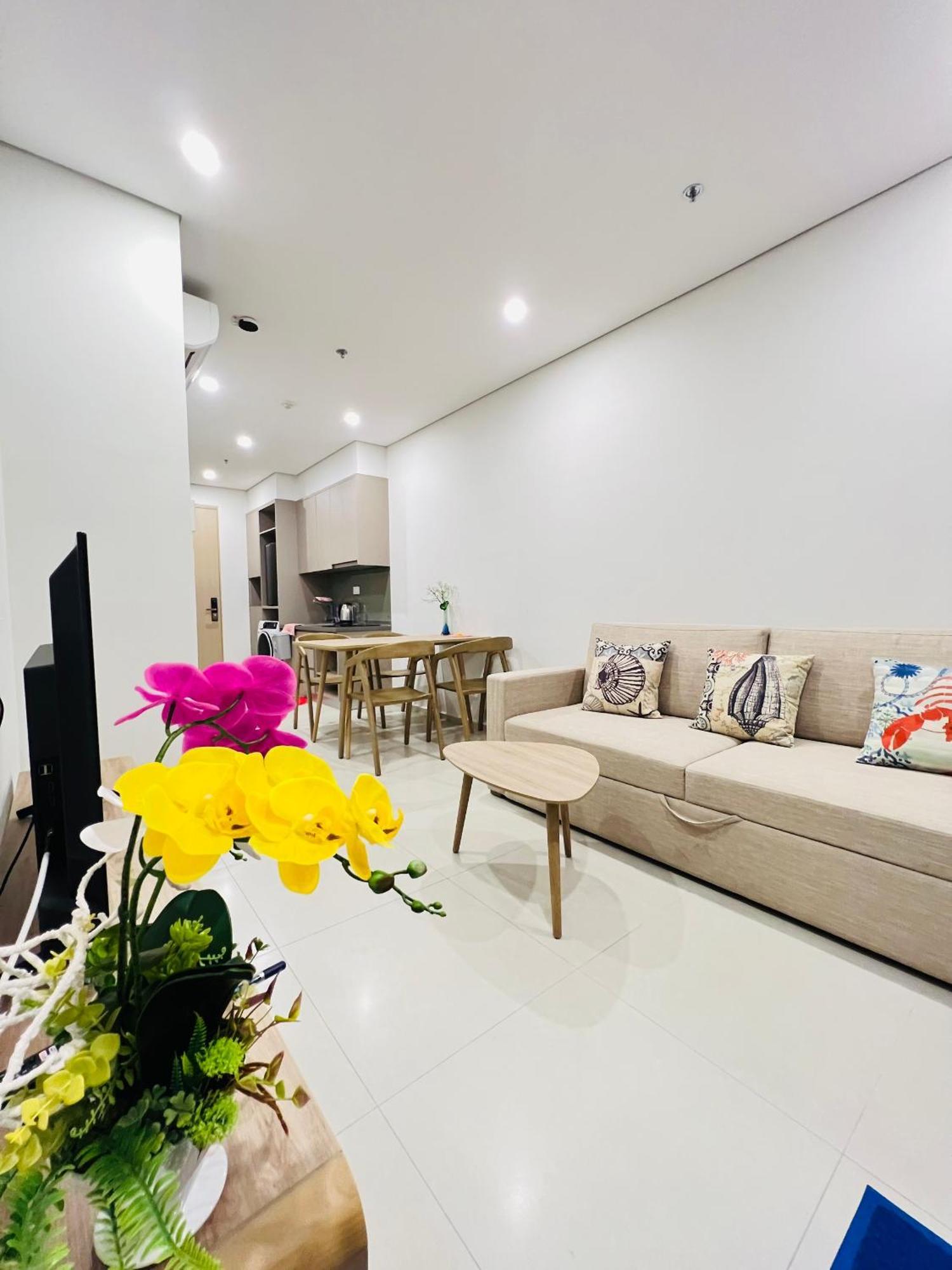 The Song Vung Tau Condotel: Beachfront 5-Star Apartment with Infinity Pool Exterior photo