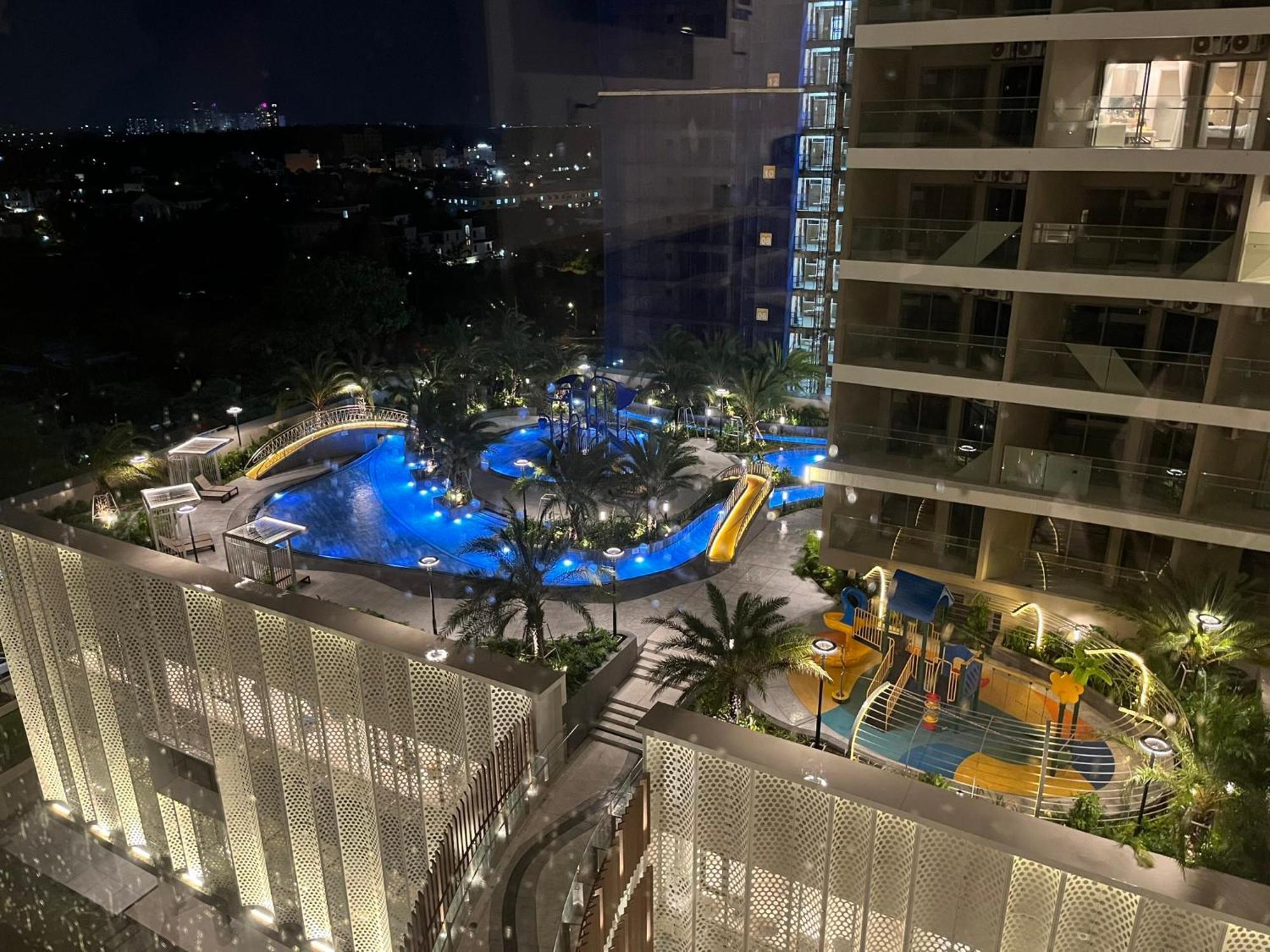The Song Vung Tau Condotel: Beachfront 5-Star Apartment with Infinity Pool Exterior photo