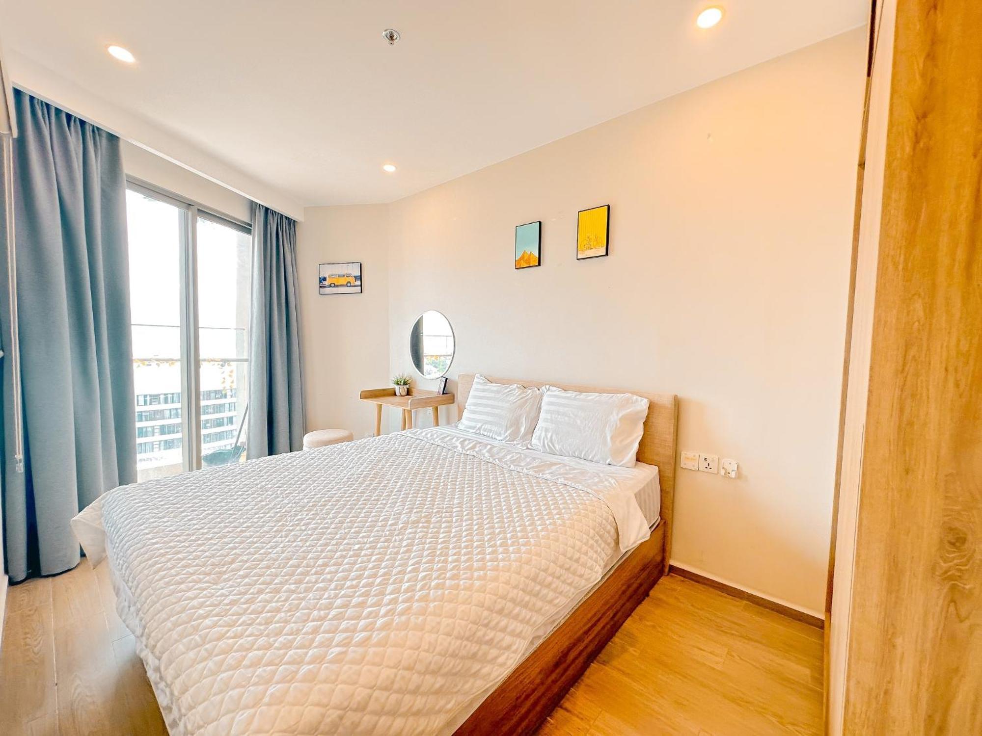 The Song Vung Tau Condotel: Beachfront 5-Star Apartment with Infinity Pool Exterior photo