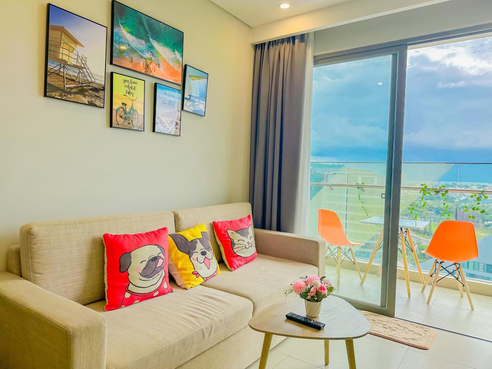 The Song Vung Tau Condotel: Beachfront 5-Star Apartment with Infinity Pool Exterior photo