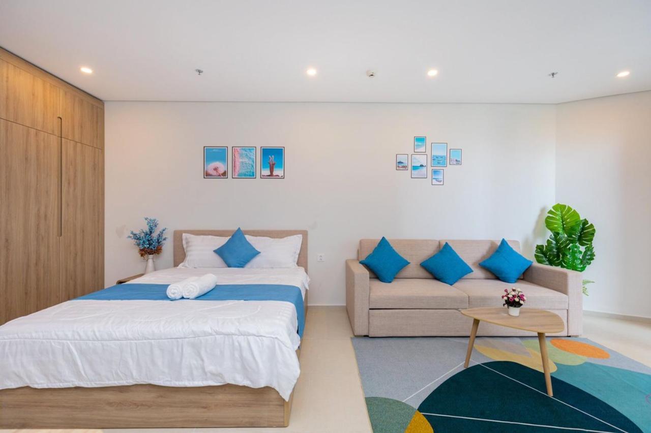 The Song Vung Tau Condotel: Beachfront 5-Star Apartment with Infinity Pool Exterior photo