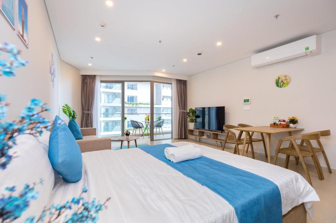 The Song Vung Tau Condotel: Beachfront 5-Star Apartment with Infinity Pool Exterior photo